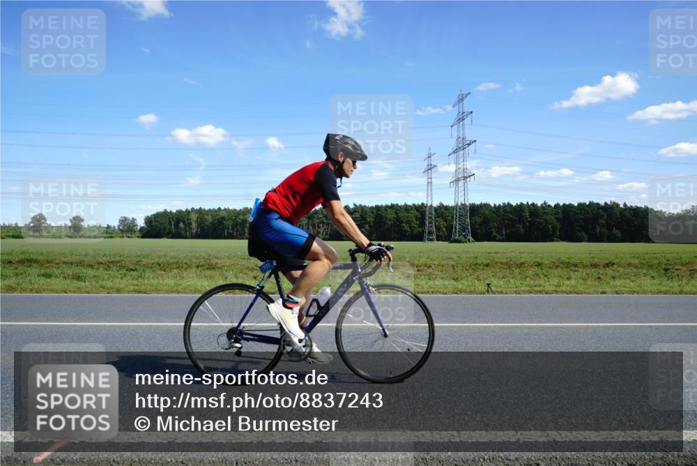 07.09.2025 - 19. Norderstedt Triathlon Michael Burmester http://msf.ph/oto/8837243 07.09.2025 14:09:11 Radfahren 374 meine-sportfotos.de