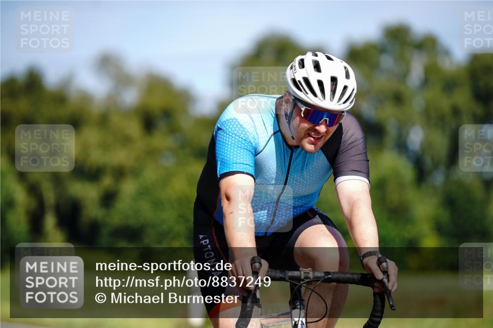 07.09.2025 - 19. Norderstedt Triathlon Michael Burmester http://msf.ph/oto/8837249 07.09.2025 12:52:57 Radfahren 1235, 1261, 1269 meine-sportfotos.de