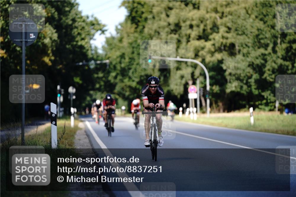 07.09.2025 - 19. Norderstedt Triathlon Michael Burmester http://msf.ph/oto/8837251 07.09.2025 14:15:02 Radfahren 979 meine-sportfotos.de