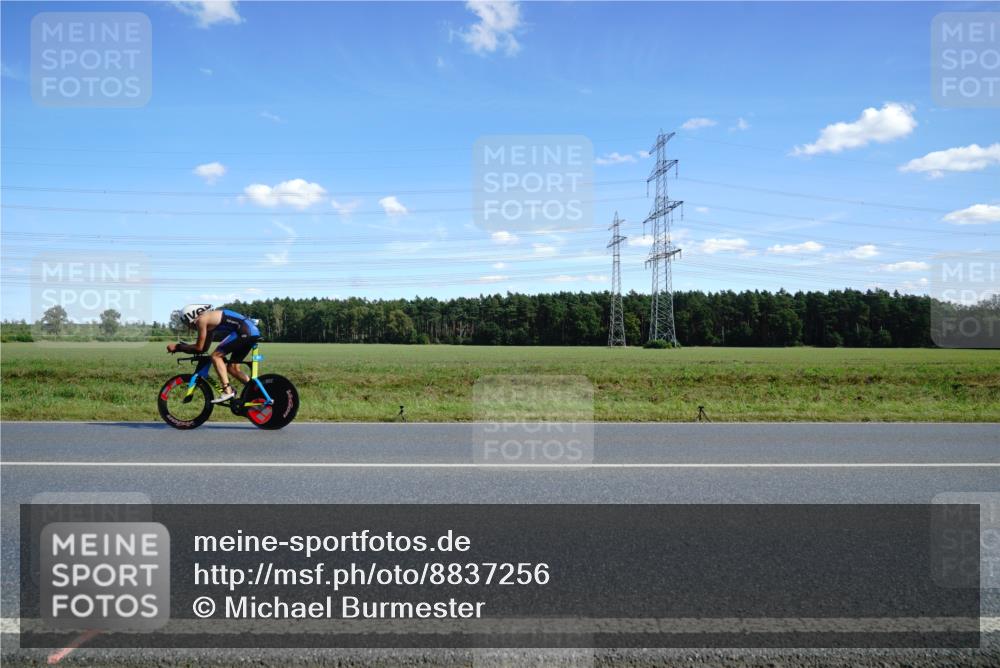 07.09.2025 - 19. Norderstedt Triathlon Michael Burmester http://msf.ph/oto/8837256 07.09.2025 14:09:13 Radfahren 374 meine-sportfotos.de