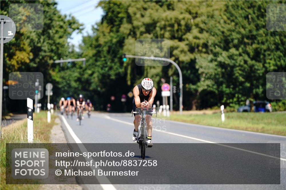 07.09.2025 - 19. Norderstedt Triathlon Michael Burmester http://msf.ph/oto/8837258 07.09.2025 12:53:12 Radfahren 698 meine-sportfotos.de