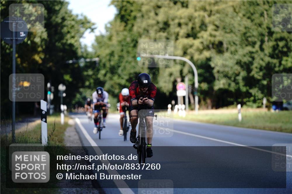 07.09.2025 - 19. Norderstedt Triathlon Michael Burmester http://msf.ph/oto/8837260 07.09.2025 14:15:05 Radfahren 958, 977, 979, 1456 meine-sportfotos.de