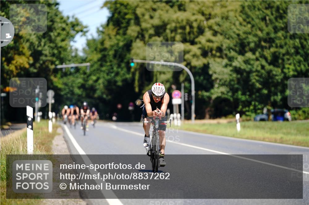 07.09.2025 - 19. Norderstedt Triathlon Michael Burmester http://msf.ph/oto/8837262 07.09.2025 12:53:12 Radfahren 698 meine-sportfotos.de