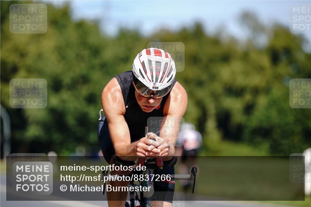 07.09.2025 - 19. Norderstedt Triathlon Michael Burmester http://msf.ph/oto/8837266 07.09.2025 12:53:14 Radfahren 698 meine-sportfotos.de