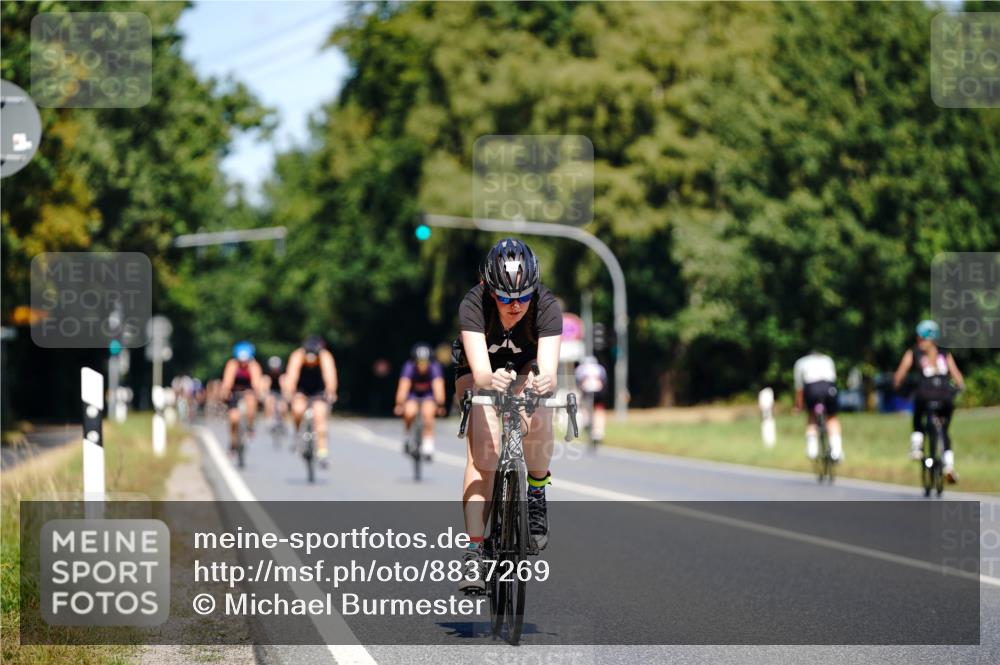 07.09.2025 - 19. Norderstedt Triathlon Michael Burmester http://msf.ph/oto/8837269 07.09.2025 12:53:20 Radfahren 319 meine-sportfotos.de