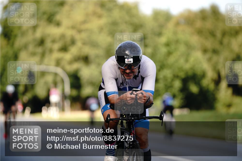 07.09.2025 - 19. Norderstedt Triathlon Michael Burmester http://msf.ph/oto/8837275 07.09.2025 14:15:08 Radfahren 879, 958, 977, 1456 meine-sportfotos.de
