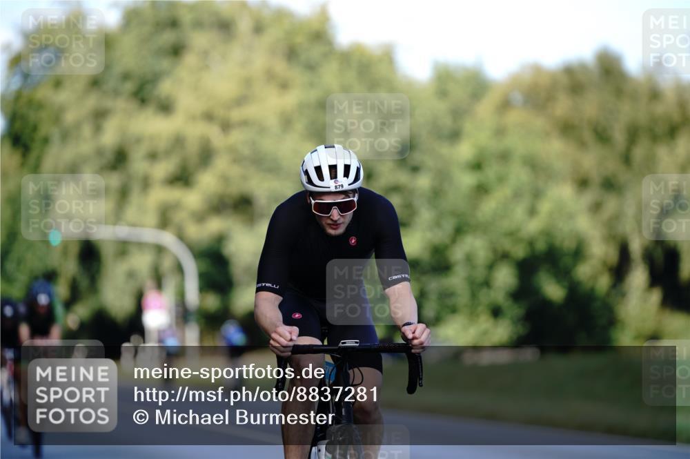 07.09.2025 - 19. Norderstedt Triathlon Michael Burmester http://msf.ph/oto/8837281 07.09.2025 14:15:11 Radfahren 428, 879, 900, 977, 1456 meine-sportfotos.de