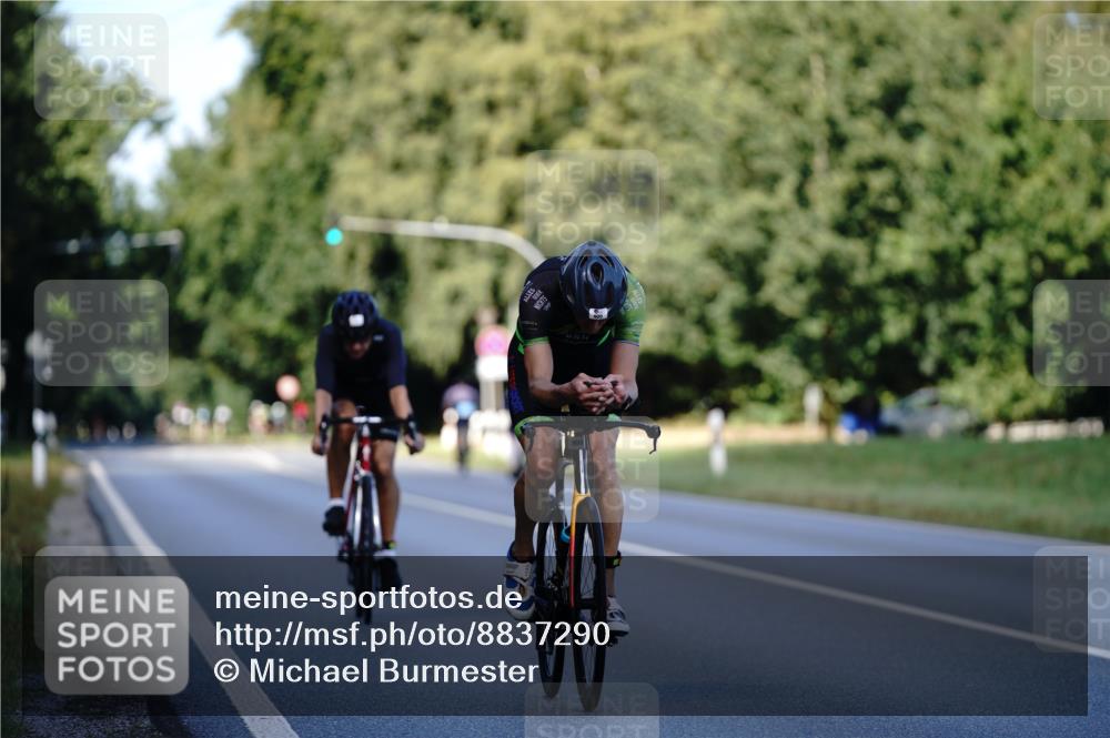 07.09.2025 - 19. Norderstedt Triathlon Michael Burmester http://msf.ph/oto/8837290 07.09.2025 14:15:12 Radfahren 428, 879, 900 meine-sportfotos.de