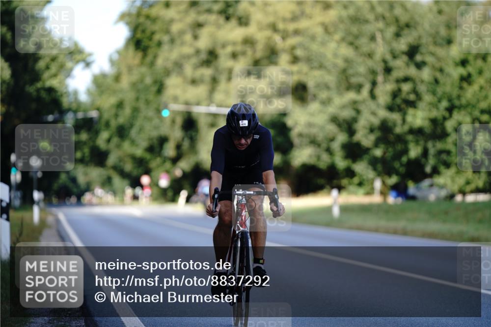 07.09.2025 - 19. Norderstedt Triathlon Michael Burmester http://msf.ph/oto/8837292 07.09.2025 14:15:14 Radfahren 428, 879, 900 meine-sportfotos.de
