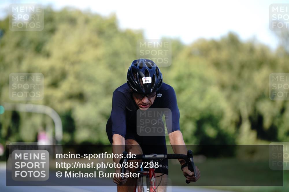 07.09.2025 - 19. Norderstedt Triathlon Michael Burmester http://msf.ph/oto/8837298 07.09.2025 14:15:14 Radfahren 428, 879, 900 meine-sportfotos.de