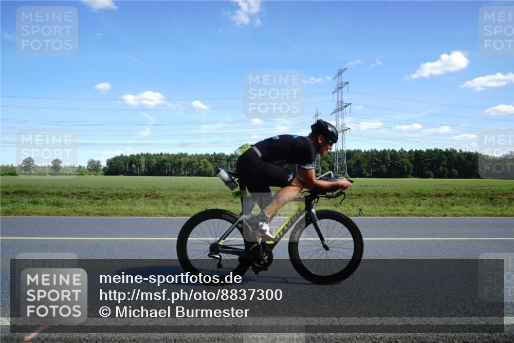 07.09.2025 - 19. Norderstedt Triathlon Michael Burmester http://msf.ph/oto/8837300 07.09.2025 14:09:25 Radfahren 989, 1038 meine-sportfotos.de