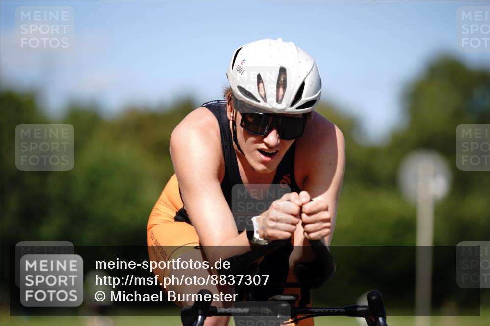 07.09.2025 - 19. Norderstedt Triathlon Michael Burmester http://msf.ph/oto/8837307 07.09.2025 14:16:13 Radfahren 1001 meine-sportfotos.de