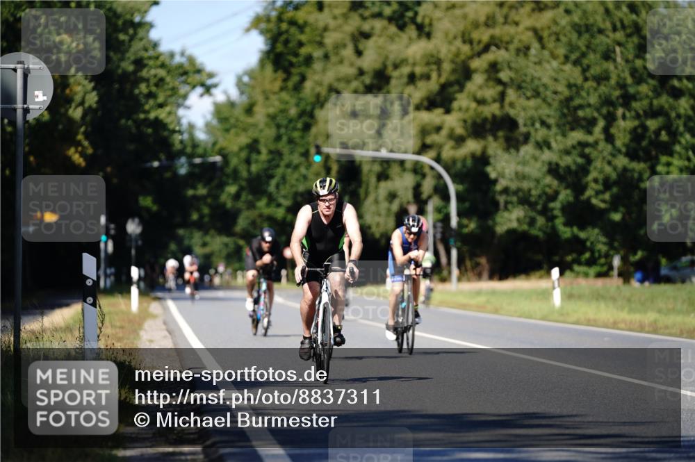 07.09.2025 - 19. Norderstedt Triathlon Michael Burmester http://msf.ph/oto/8837311 07.09.2025 14:16:19 Radfahren 391, 1042 meine-sportfotos.de
