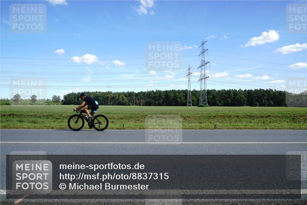 07.09.2025 - 19. Norderstedt Triathlon Michael Burmester http://msf.ph/oto/8837315 07.09.2025 14:09:31 Radfahren  meine-sportfotos.de
