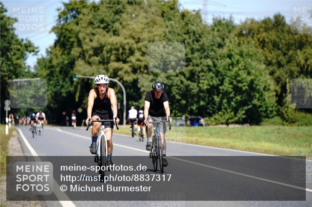 07.09.2025 - 19. Norderstedt Triathlon Michael Burmester http://msf.ph/oto/8837317 07.09.2025 12:53:32 Radfahren 358, 789, 1259 meine-sportfotos.de