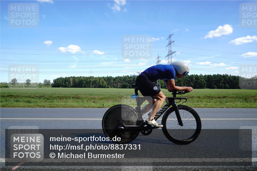 07.09.2025 - 19. Norderstedt Triathlon Michael Burmester http://msf.ph/oto/8837331 07.09.2025 14:09:41 Radfahren 1467 meine-sportfotos.de