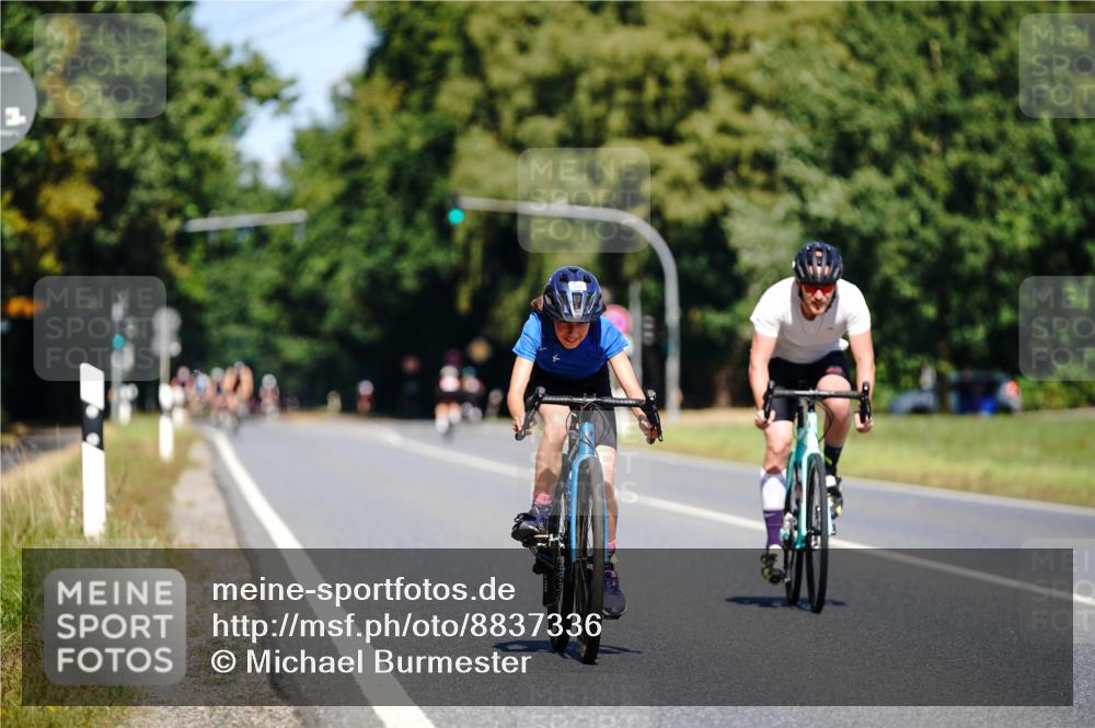 07.09.2025 - 19. Norderstedt Triathlon Michael Burmester http://msf.ph/oto/8837336 07.09.2025 12:53:39 Radfahren 333, 1230 meine-sportfotos.de