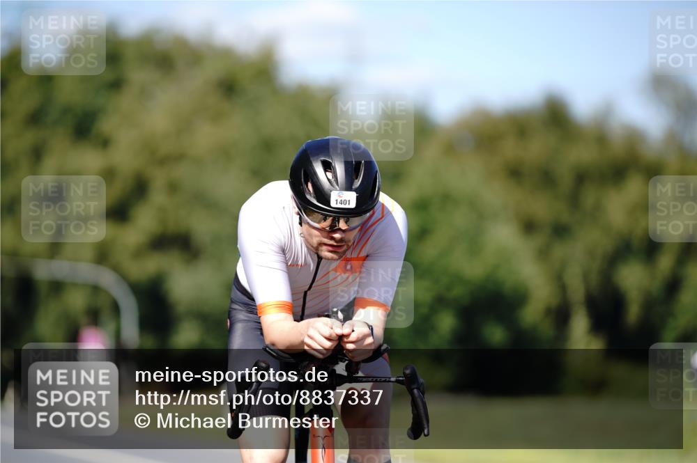 07.09.2025 - 19. Norderstedt Triathlon Michael Burmester http://msf.ph/oto/8837337 07.09.2025 14:16:29 Radfahren 1401 meine-sportfotos.de