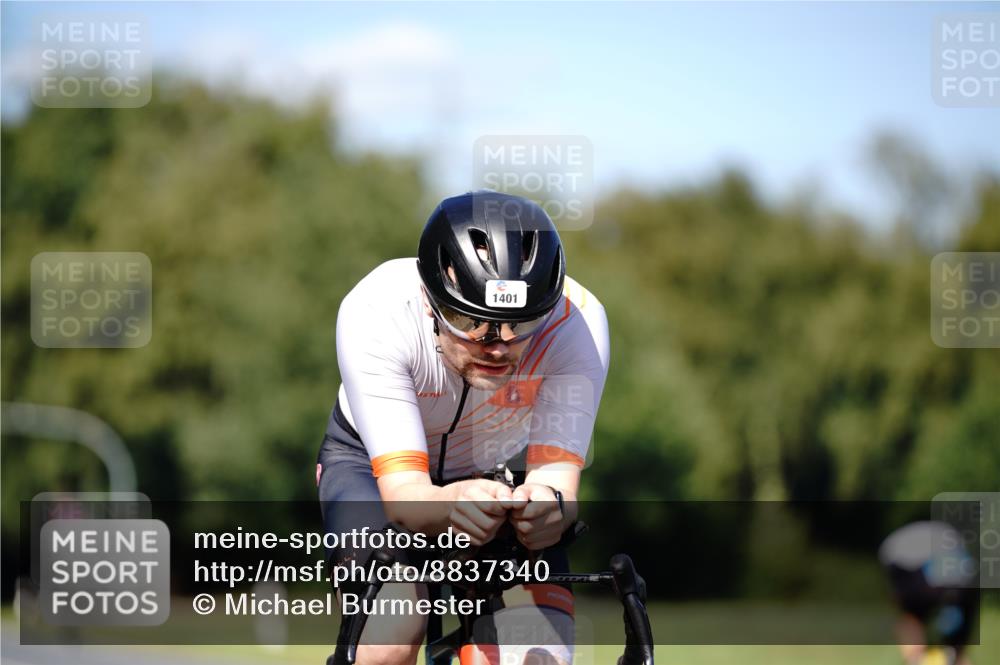 07.09.2025 - 19. Norderstedt Triathlon Michael Burmester http://msf.ph/oto/8837340 07.09.2025 14:16:29 Radfahren 1401 meine-sportfotos.de