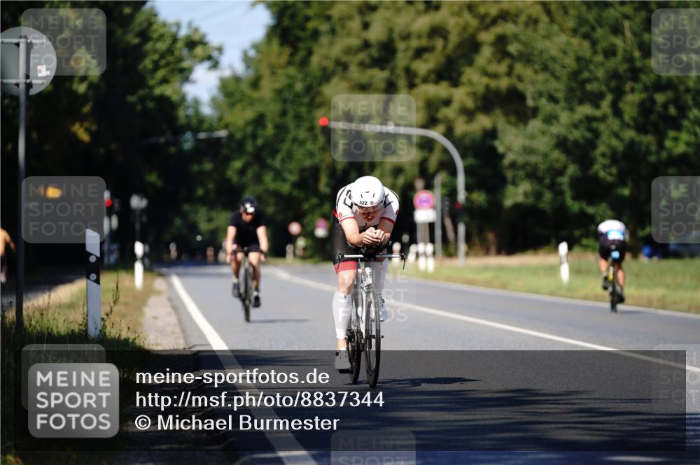 07.09.2025 - 19. Norderstedt Triathlon Michael Burmester http://msf.ph/oto/8837344 07.09.2025 14:16:32 Radfahren 422, 1401 meine-sportfotos.de