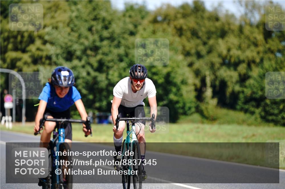 07.09.2025 - 19. Norderstedt Triathlon Michael Burmester http://msf.ph/oto/8837345 07.09.2025 12:53:40 Radfahren 333, 1230 meine-sportfotos.de