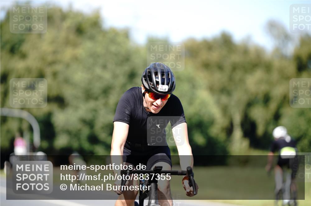 07.09.2025 - 19. Norderstedt Triathlon Michael Burmester http://msf.ph/oto/8837355 07.09.2025 14:16:36 Radfahren 422, 1462 meine-sportfotos.de
