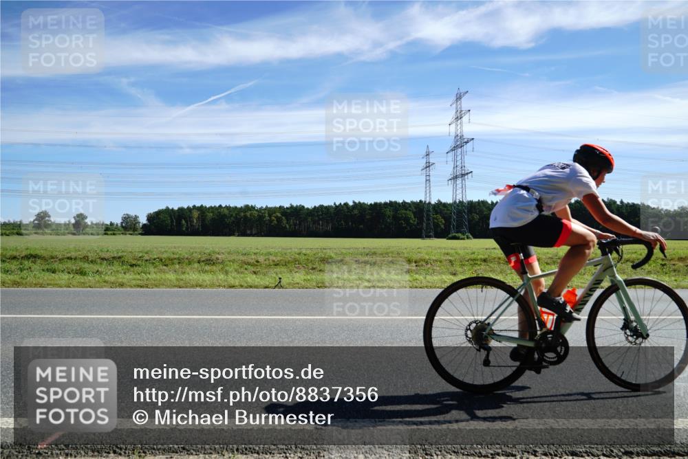 07.09.2025 - 19. Norderstedt Triathlon Michael Burmester http://msf.ph/oto/8837356 07.09.2025 12:02:47 Radfahren 210, 780, 1237 meine-sportfotos.de