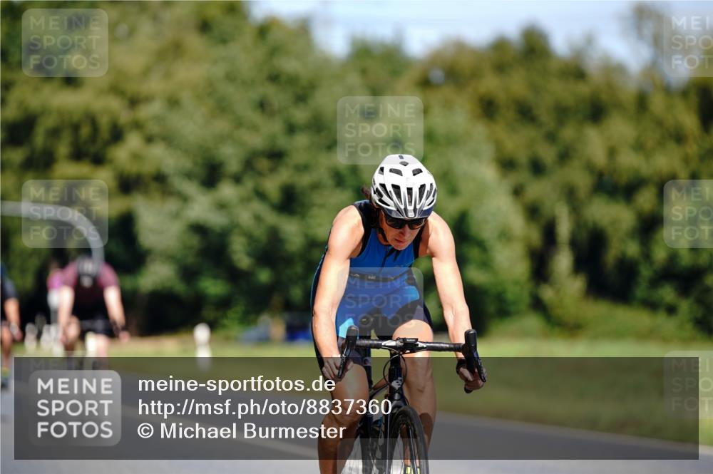 07.09.2025 - 19. Norderstedt Triathlon Michael Burmester http://msf.ph/oto/8837360 07.09.2025 12:53:59 Radfahren 214, 264, 270, 847 meine-sportfotos.de