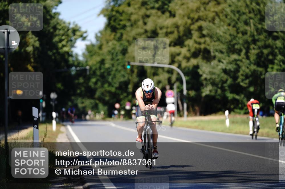 07.09.2025 - 19. Norderstedt Triathlon Michael Burmester http://msf.ph/oto/8837361 07.09.2025 14:16:50 Radfahren 993 meine-sportfotos.de