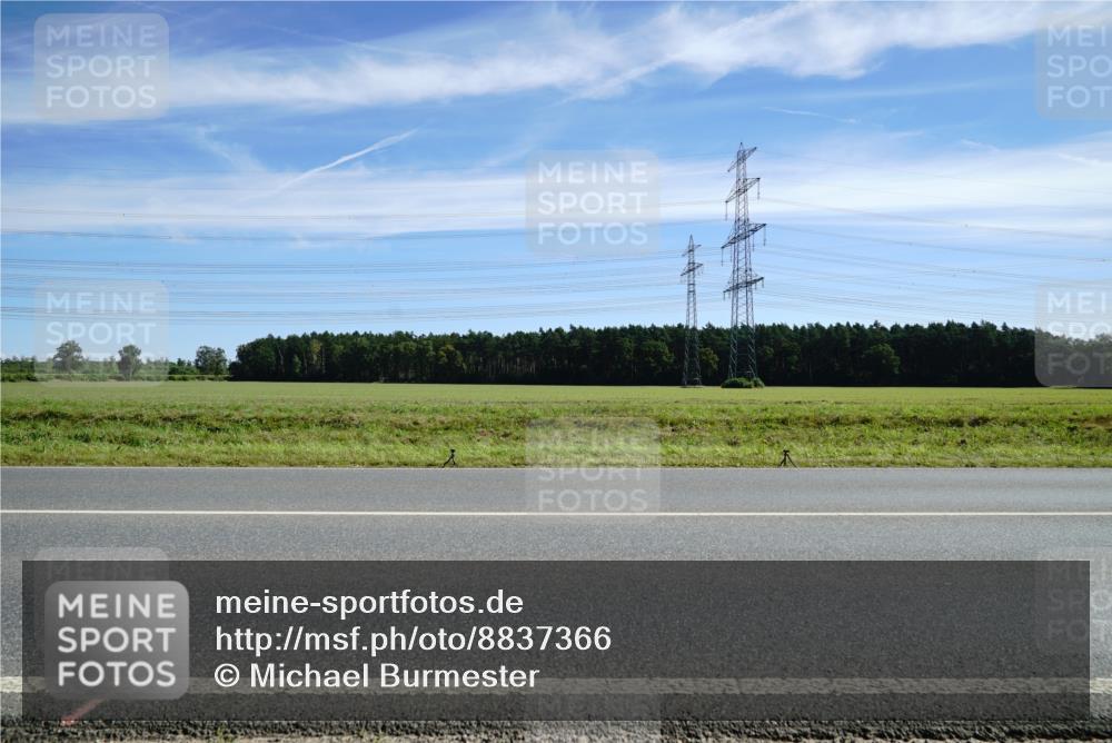 07.09.2025 - 19. Norderstedt Triathlon Michael Burmester http://msf.ph/oto/8837366 07.09.2025 12:02:48 Radfahren 210, 728, 780, 1237 meine-sportfotos.de