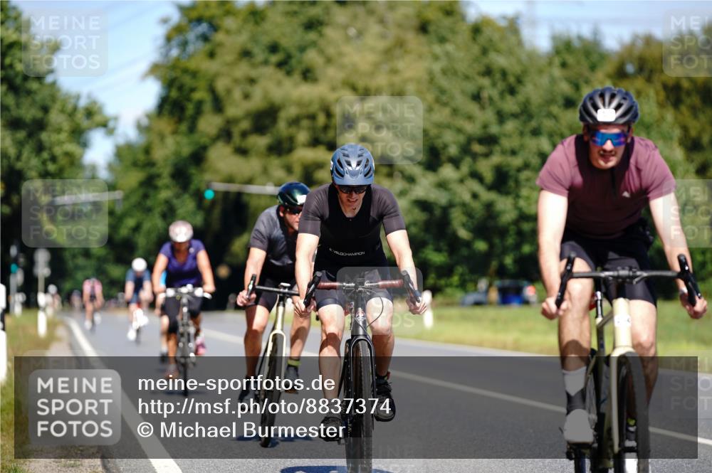 07.09.2025 - 19. Norderstedt Triathlon Michael Burmester http://msf.ph/oto/8837374 07.09.2025 12:54:01 Radfahren 214, 264, 270, 349 meine-sportfotos.de