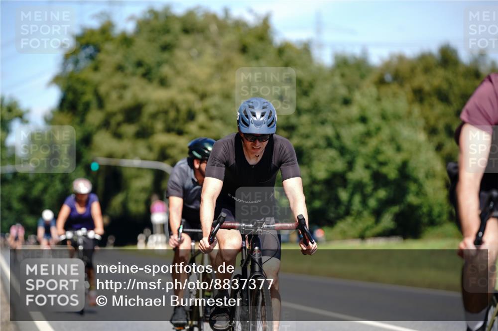 07.09.2025 - 19. Norderstedt Triathlon Michael Burmester http://msf.ph/oto/8837377 07.09.2025 12:54:02 Radfahren 214, 264, 270, 349, 350 meine-sportfotos.de