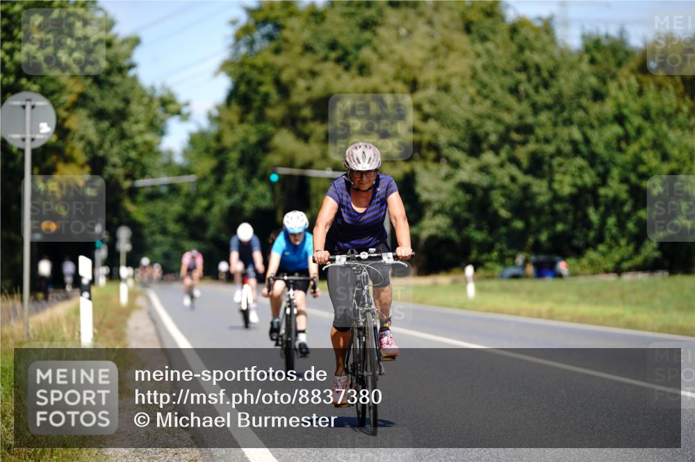 07.09.2025 - 19. Norderstedt Triathlon Michael Burmester http://msf.ph/oto/8837380 07.09.2025 12:54:03 Radfahren 214, 264, 270, 321, 349, 350 meine-sportfotos.de