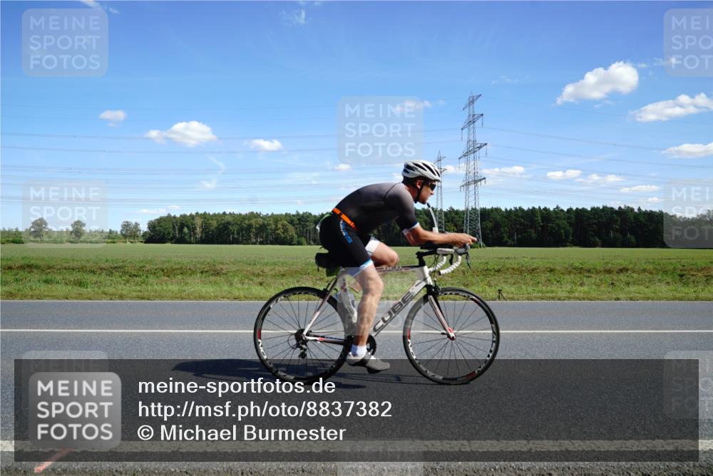 07.09.2025 - 19. Norderstedt Triathlon Michael Burmester http://msf.ph/oto/8837382 07.09.2025 14:10:15 Radfahren 991, 1007 meine-sportfotos.de