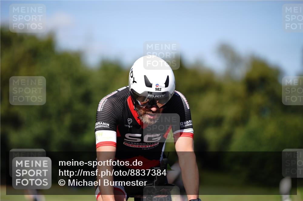 07.09.2025 - 19. Norderstedt Triathlon Michael Burmester http://msf.ph/oto/8837384 07.09.2025 14:17:07 Radfahren 982 meine-sportfotos.de