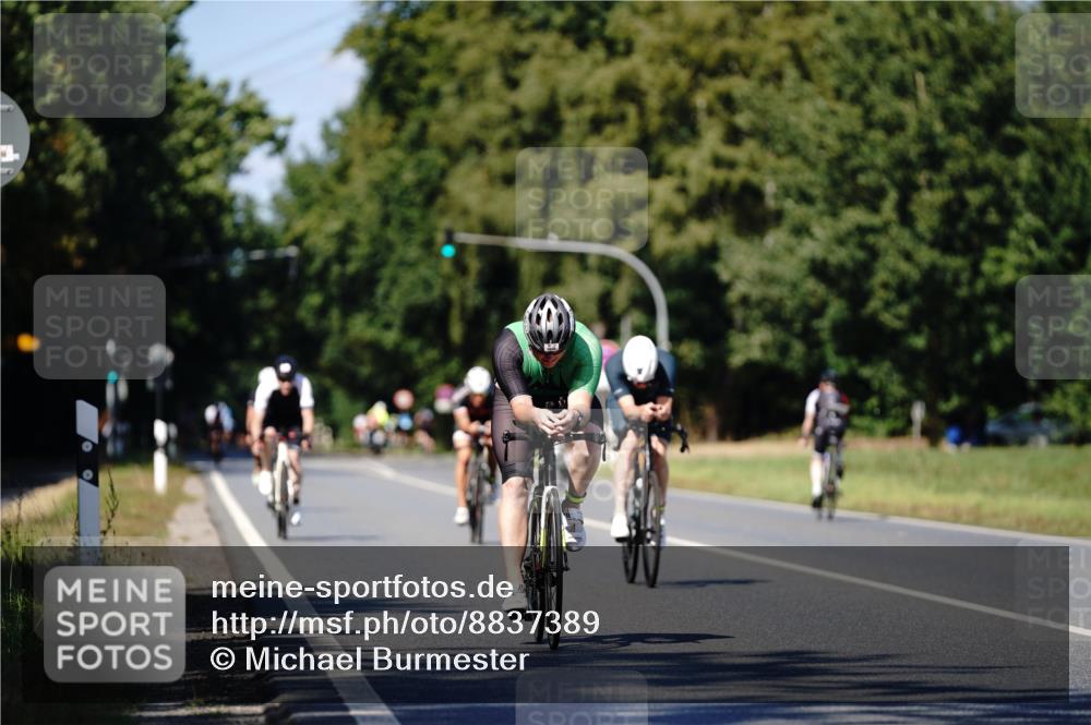 07.09.2025 - 19. Norderstedt Triathlon Michael Burmester http://msf.ph/oto/8837389 07.09.2025 14:17:10 Radfahren 398, 982, 1034 meine-sportfotos.de
