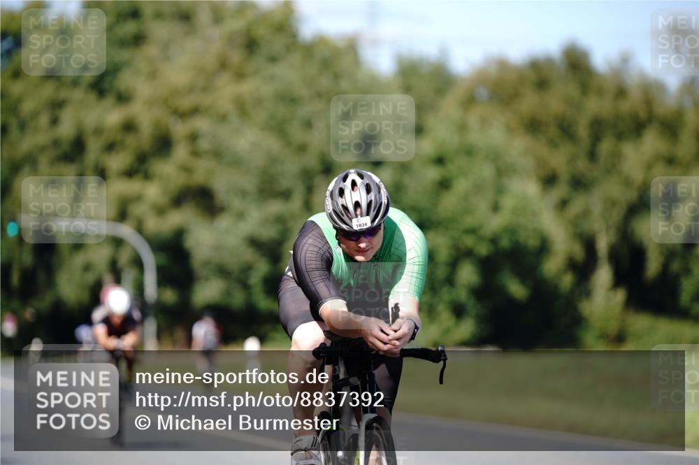 07.09.2025 - 19. Norderstedt Triathlon Michael Burmester http://msf.ph/oto/8837392 07.09.2025 14:17:12 Radfahren 398, 420, 981, 1034 meine-sportfotos.de