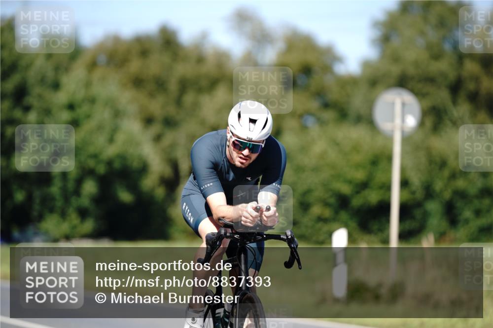 07.09.2025 - 19. Norderstedt Triathlon Michael Burmester http://msf.ph/oto/8837393 07.09.2025 14:17:13 Radfahren 398, 420, 981, 1034 meine-sportfotos.de