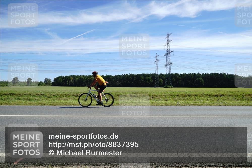 07.09.2025 - 19. Norderstedt Triathlon Michael Burmester http://msf.ph/oto/8837395 07.09.2025 12:02:50 Radfahren 210, 728, 780, 851 meine-sportfotos.de