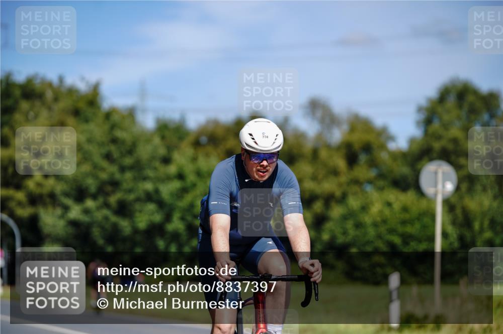 07.09.2025 - 19. Norderstedt Triathlon Michael Burmester http://msf.ph/oto/8837397 07.09.2025 12:54:08 Radfahren 321, 334, 350 meine-sportfotos.de