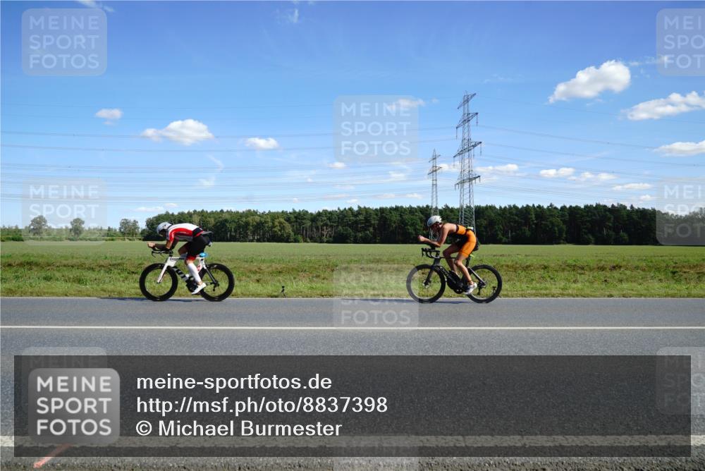 07.09.2025 - 19. Norderstedt Triathlon Michael Burmester http://msf.ph/oto/8837398 07.09.2025 14:10:19 Radfahren 1007 meine-sportfotos.de