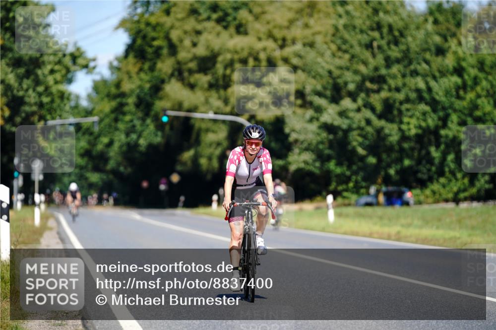 07.09.2025 - 19. Norderstedt Triathlon Michael Burmester http://msf.ph/oto/8837400 07.09.2025 12:54:10 Radfahren 334, 1263 meine-sportfotos.de