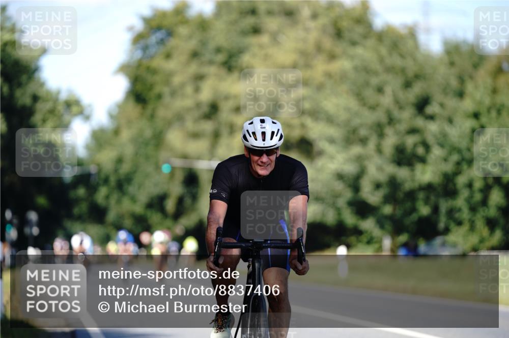 07.09.2025 - 19. Norderstedt Triathlon Michael Burmester http://msf.ph/oto/8837406 07.09.2025 14:17:17 Radfahren 400, 420, 981 meine-sportfotos.de