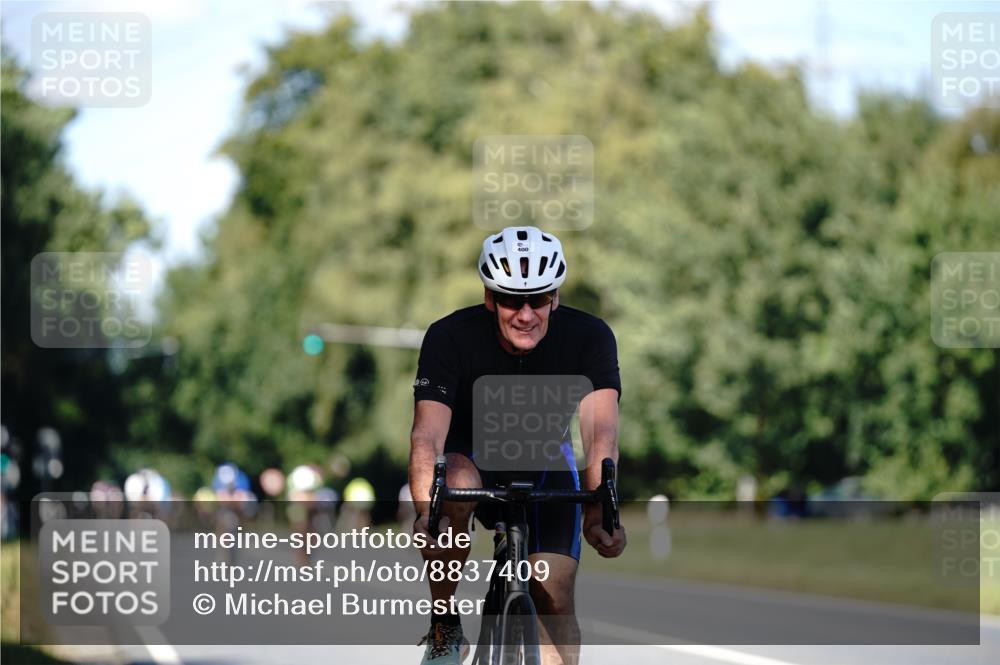 07.09.2025 - 19. Norderstedt Triathlon Michael Burmester http://msf.ph/oto/8837409 07.09.2025 14:17:17 Radfahren 400, 420, 981 meine-sportfotos.de