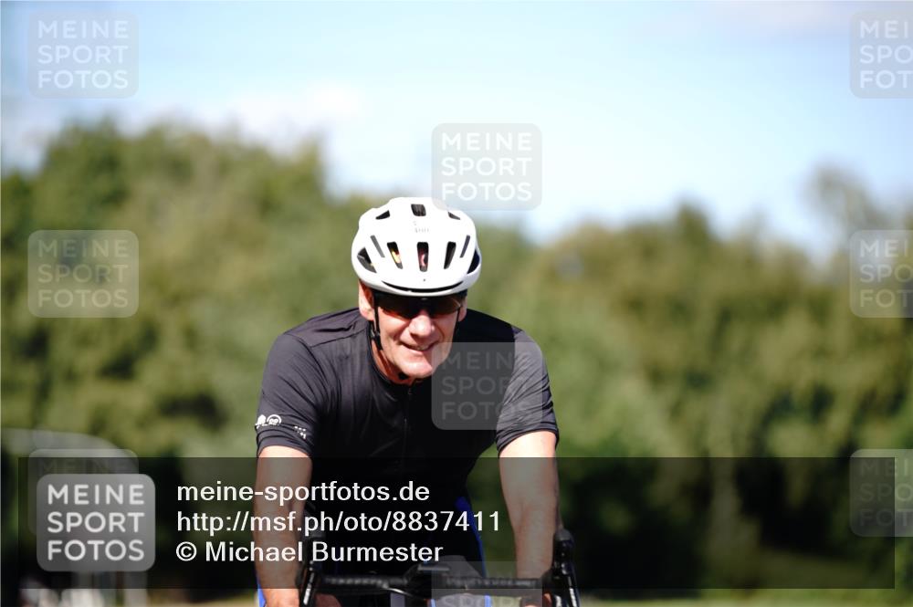 07.09.2025 - 19. Norderstedt Triathlon Michael Burmester http://msf.ph/oto/8837411 07.09.2025 14:17:18 Radfahren 400 meine-sportfotos.de