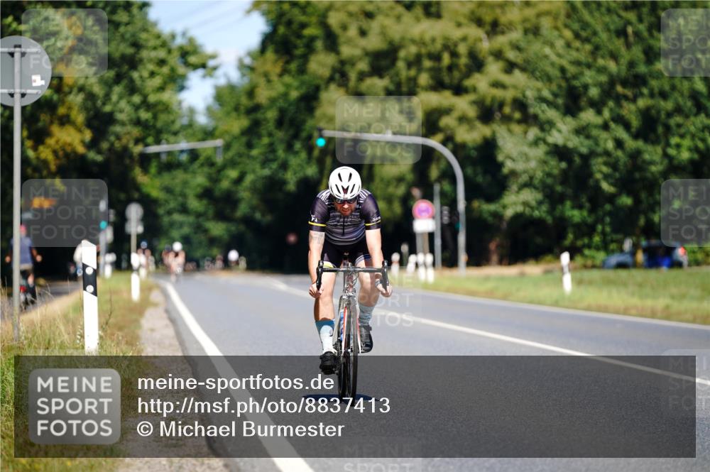 07.09.2025 - 19. Norderstedt Triathlon Michael Burmester http://msf.ph/oto/8837413 07.09.2025 12:54:21 Radfahren 858 meine-sportfotos.de