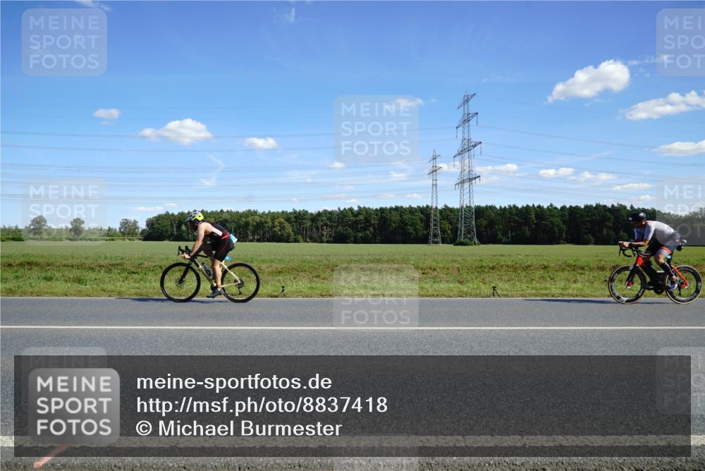 07.09.2025 - 19. Norderstedt Triathlon Michael Burmester http://msf.ph/oto/8837418 07.09.2025 14:10:23 Radfahren 388 meine-sportfotos.de