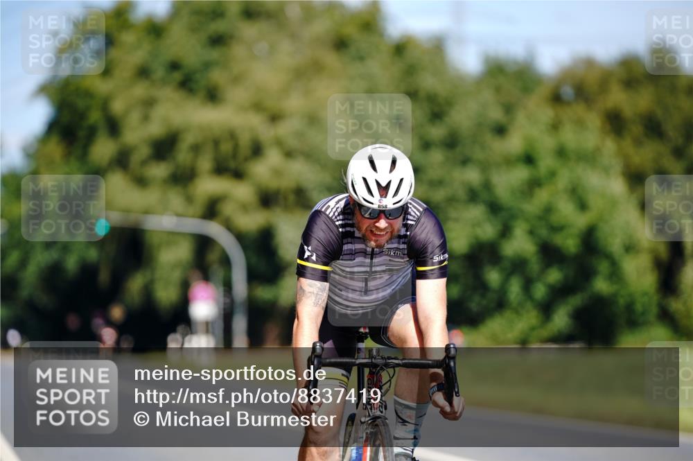 07.09.2025 - 19. Norderstedt Triathlon Michael Burmester http://msf.ph/oto/8837419 07.09.2025 12:54:22 Radfahren 858 meine-sportfotos.de