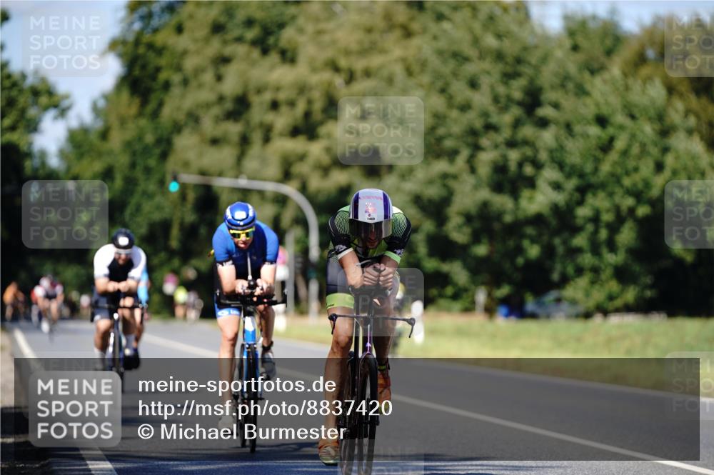 07.09.2025 - 19. Norderstedt Triathlon Michael Burmester http://msf.ph/oto/8837420 07.09.2025 14:17:23 Radfahren 364, 373, 1009, 1469 meine-sportfotos.de