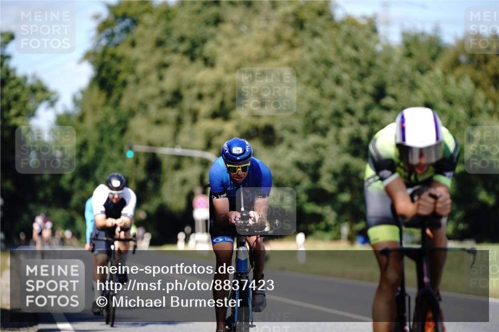 07.09.2025 - 19. Norderstedt Triathlon Michael Burmester http://msf.ph/oto/8837423 07.09.2025 14:17:23 Radfahren 364, 373, 1009, 1469 meine-sportfotos.de